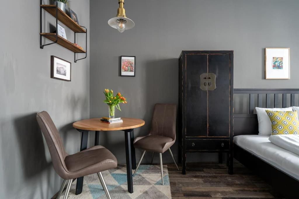 Sleek Studio By City Center By Hm Vienna Esterno foto